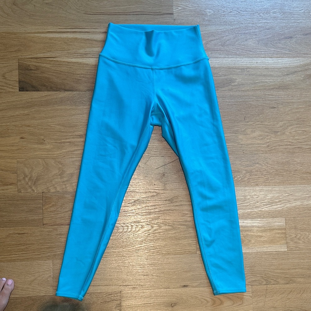 ALO YOGA turquoise workout leggings 
Size medium
Worn 2x